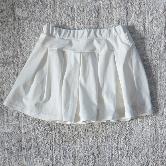 SHEIN Dresses & Skirts - Shein White Tennis Skirt Size Medium